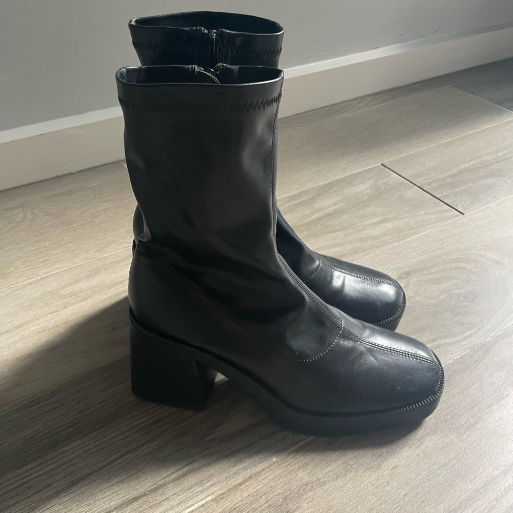 Princess Polly heeled boots - Picture 2 of 3